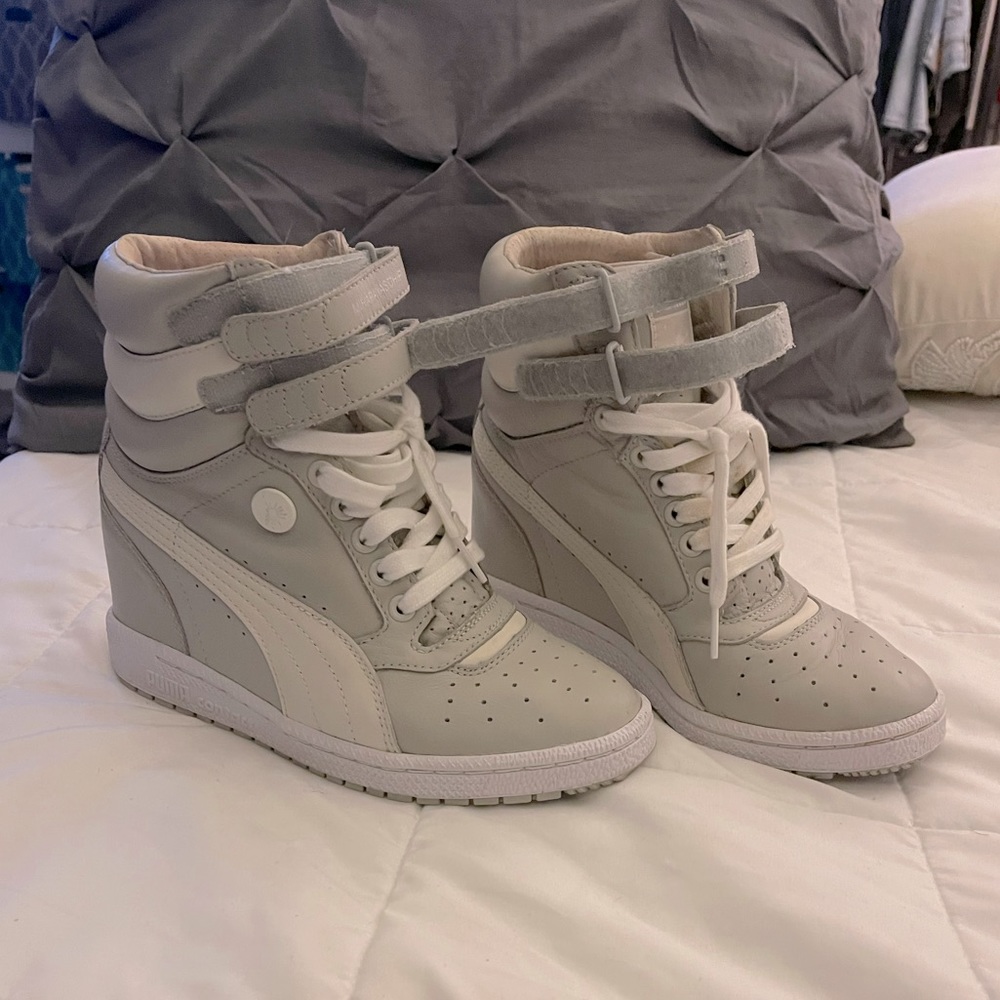 Pumas MY-66 (hidden wedge heel)